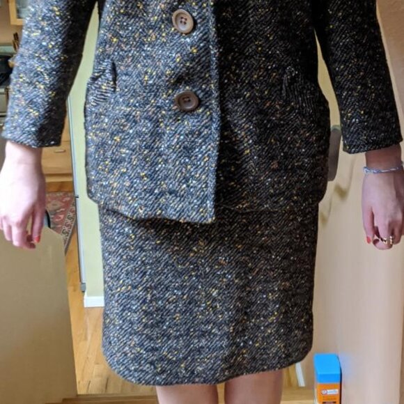 Vintage Brown Tweed Suit by Snyder-Craft of CA, Flattering Style, On Trend - Picture 13 of 16